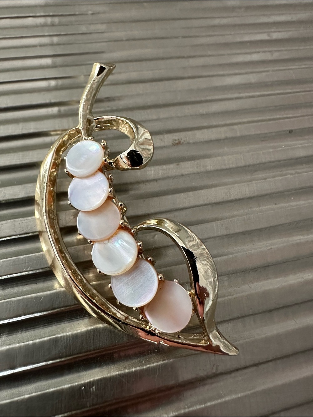 Vintage gold tone Mother of Pearl discs Leaf shape brooch